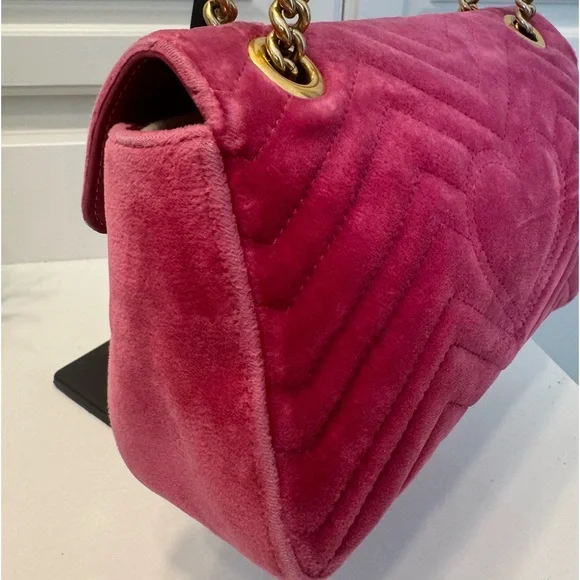 Gucci GG Velvet Marmont Shoulder Bag. Pink/Gold tone hardware - Picture 6 of 12